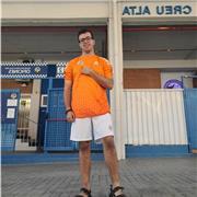 Soy Monitor de Ocio y Tiempo Libre, tengo el título de Integración Social, además del certificado de entrenador de fútbol Nivel C.